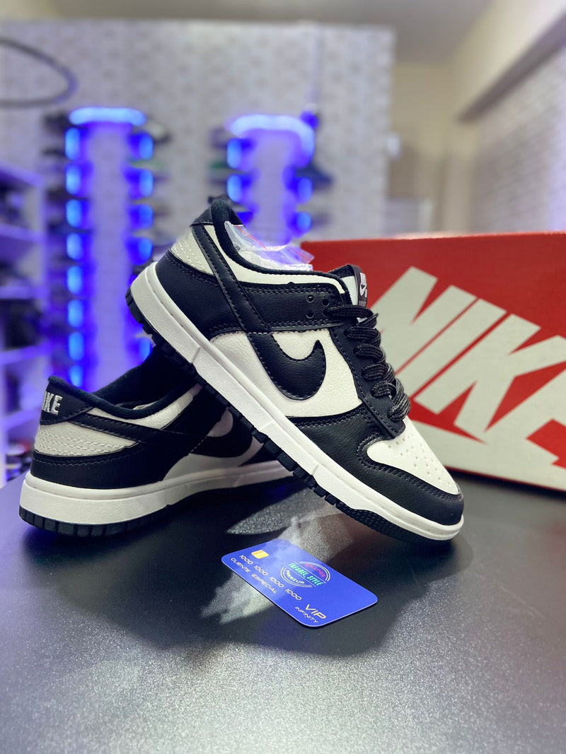 Nike Dunk Panda