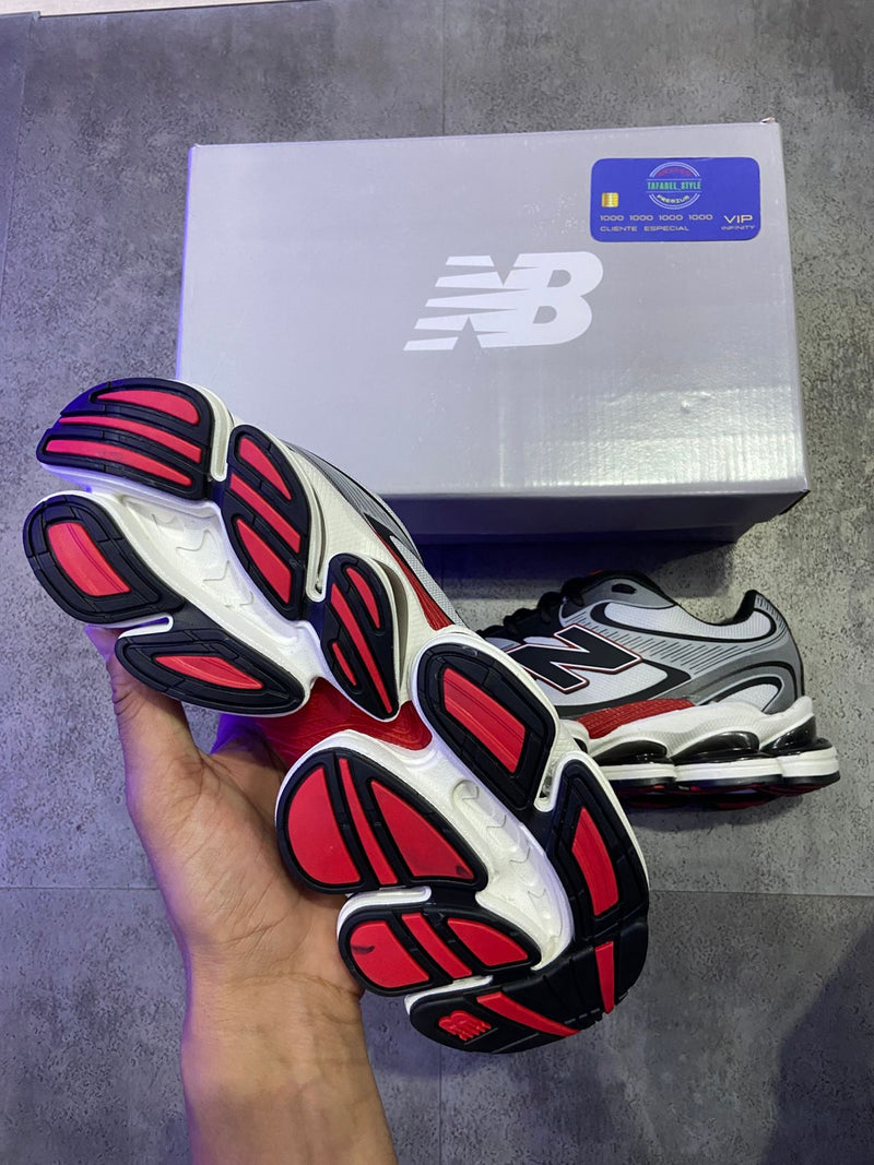 New Balance 2000