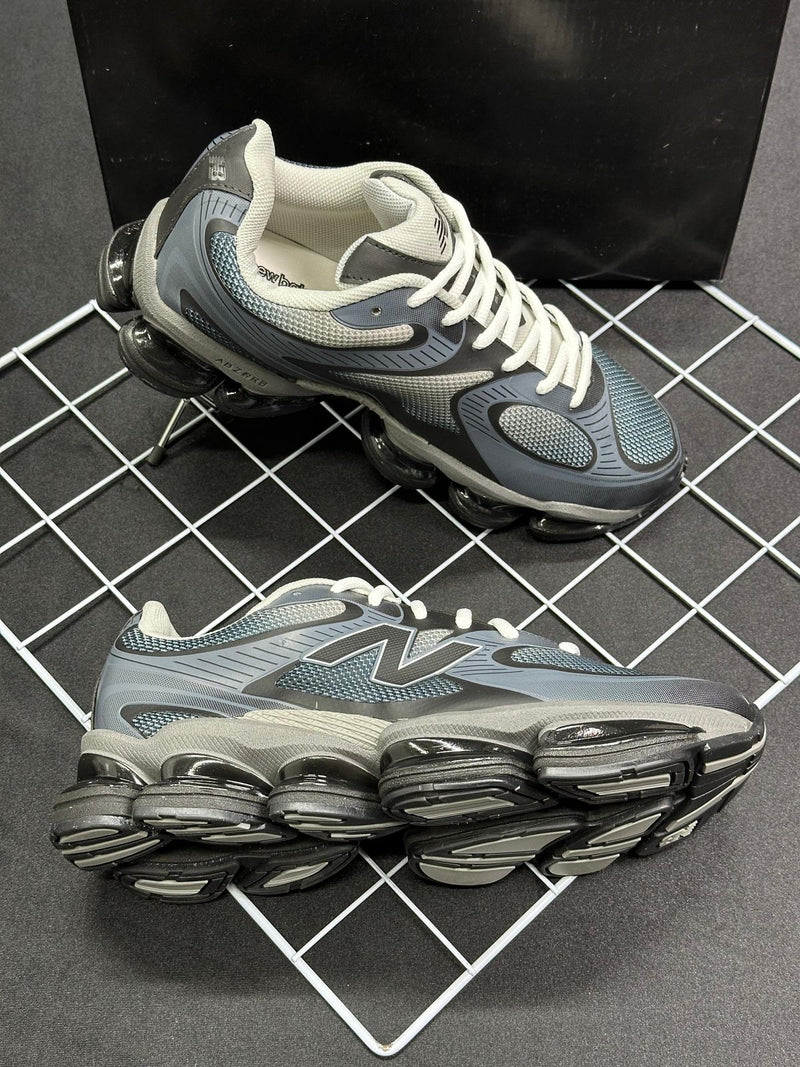 New Balance 2000
