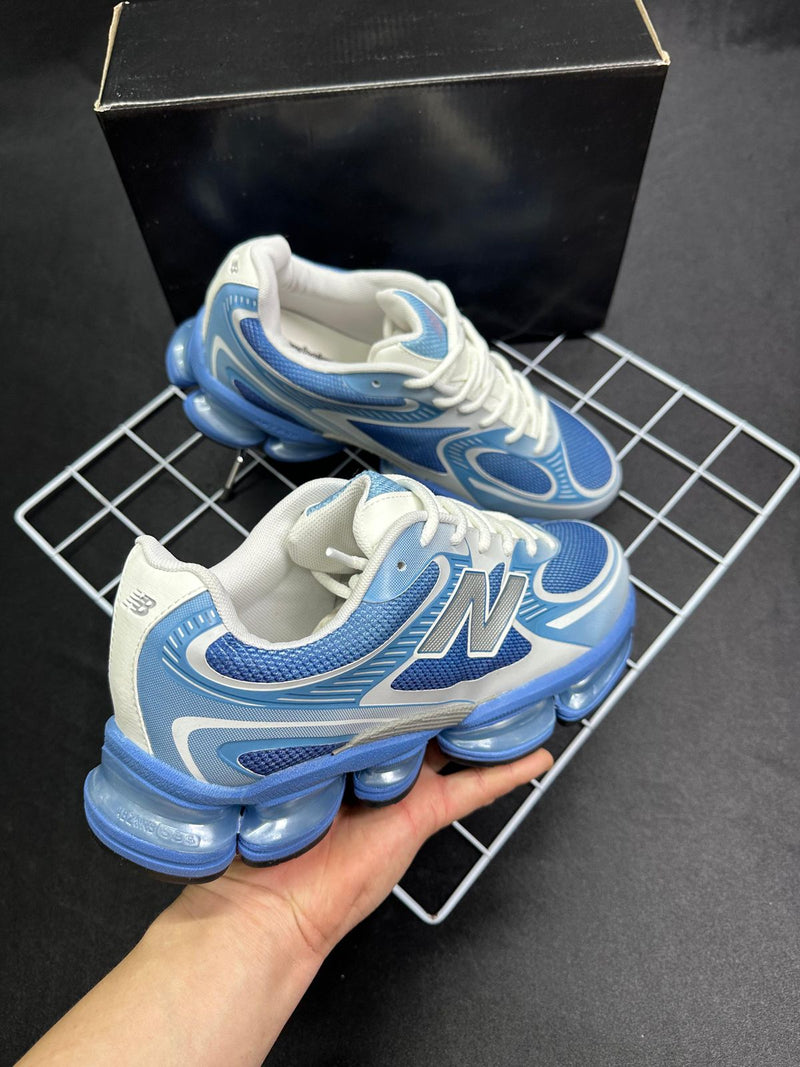 New Balance 2000