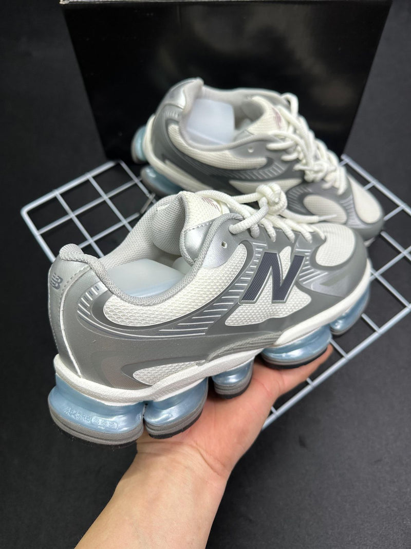 New Balance 2000