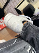 Tênis Nike Air Force 1 '07 Triple White