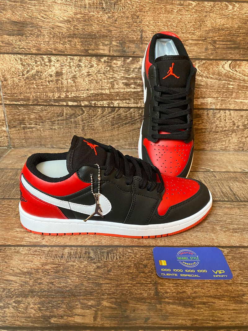 Nike Jordan Preto com Vermelho