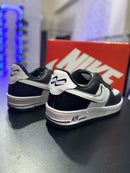 Tênis Nike Air Force 1 '07 Black and White