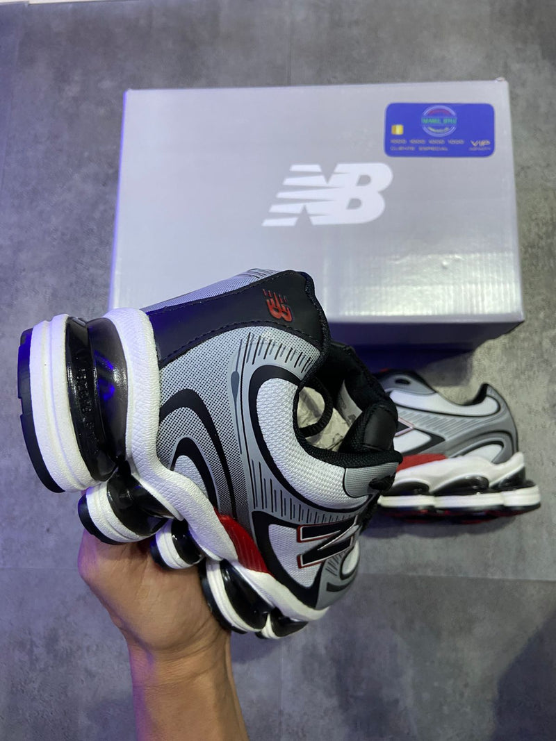 New Balance 2000